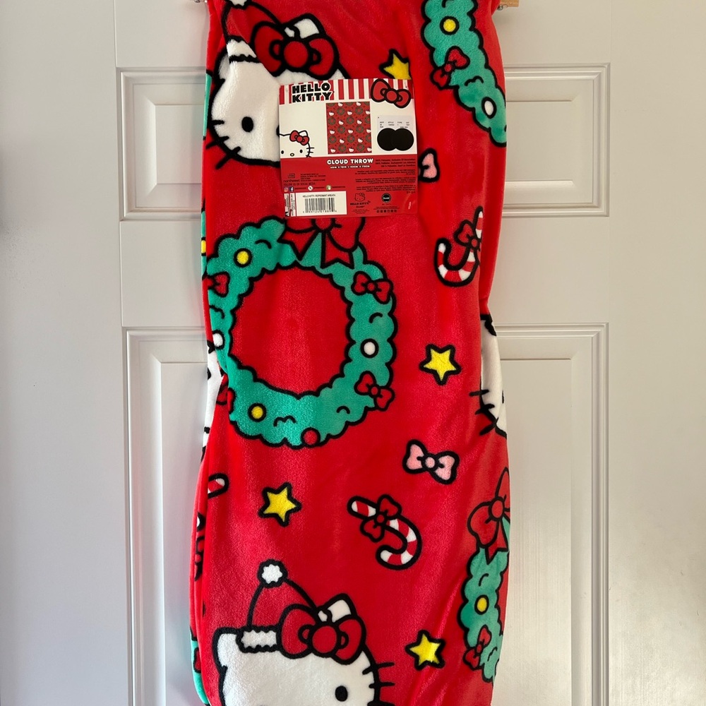 Hello Kitty Christmas Wreath Cloud Throw